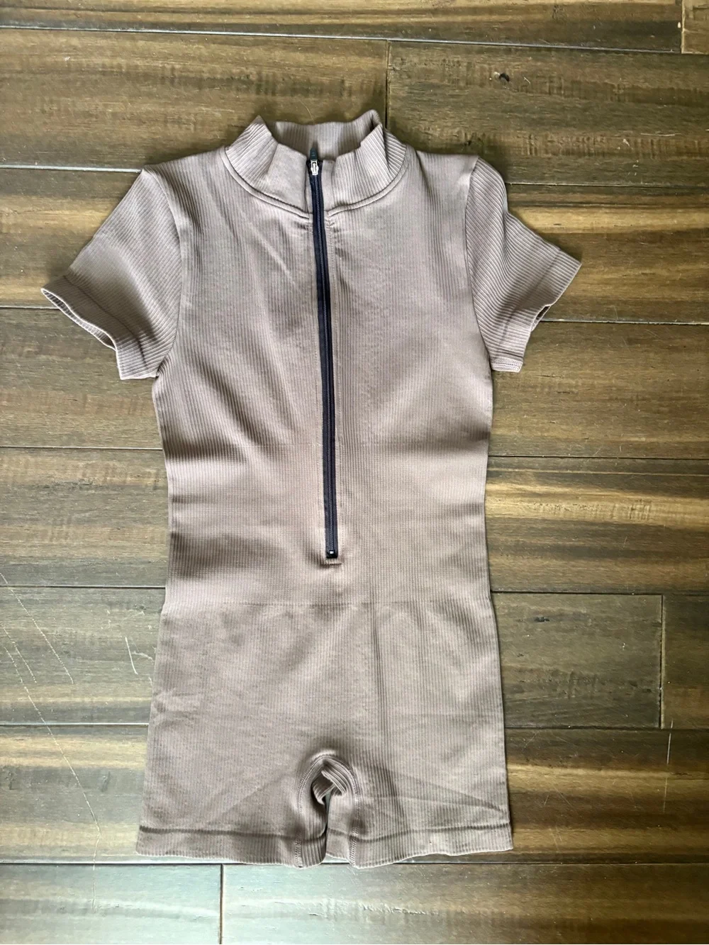 NWOT OQQ Sz S Brown/Taupe Ribbed Short Sleeve Zip-Front Romper Work Out Athletic